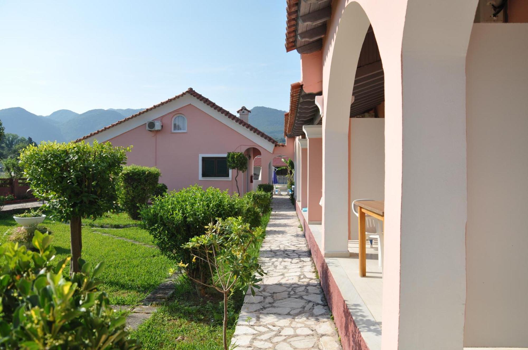 Tassos Apartments Corfu  ภายนอก รูปภาพ